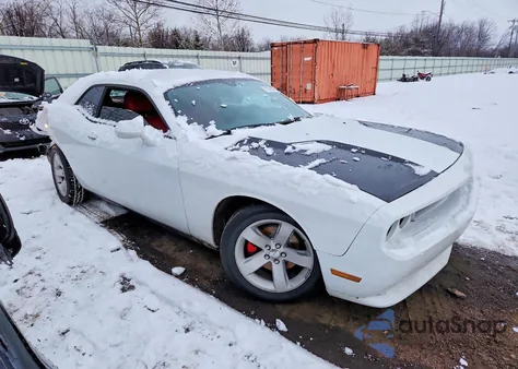 2014 Dodge Challenger Sxt z USA, uszkodzony, nr VIN 2C3CDYAG9EH225360